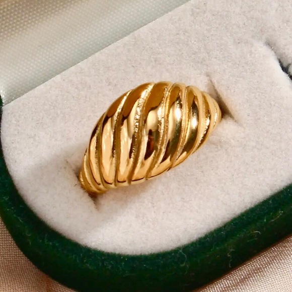 🧡10/$45🧡NEW 14K Gold Plated Croissant Stainless Steel Ring - Picture 6 of 12